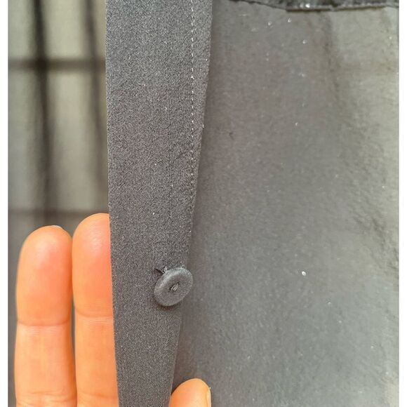 BCBGMAXAZRIA black sheer long-sleeved blouse, chest pockets, wrapped buttons, M - Picture 7 of 8